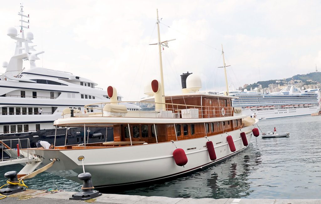 top-10-most-expensive-celebrity-yachts