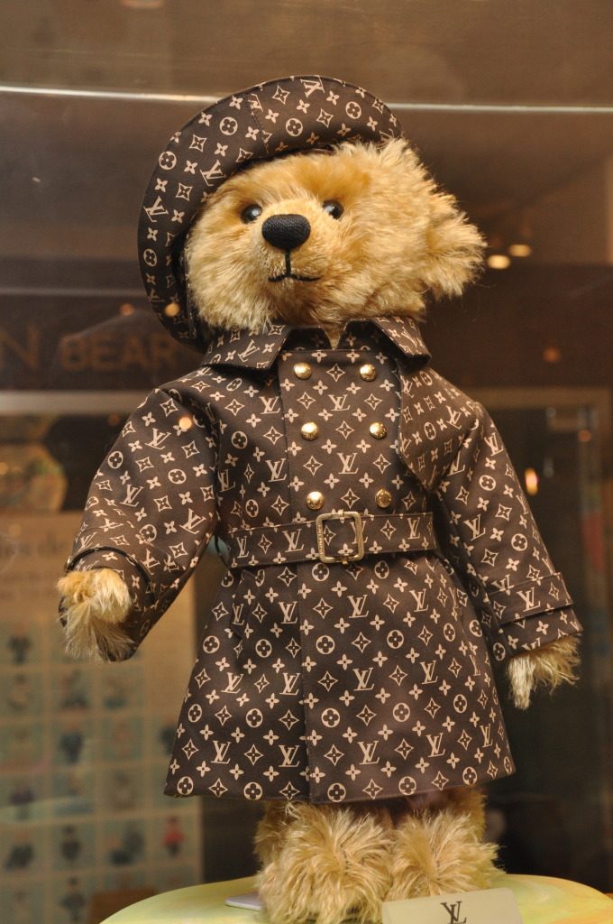 Steiff Louis Vuitton Teddy Bear – $2.1 million Its fur has real gold and  its eyes are made of sapphires and diamonds, that's why …