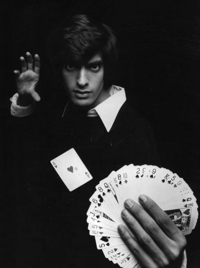 Top 10 Mind-blowing Magicians in the World – TopTeny Magazine