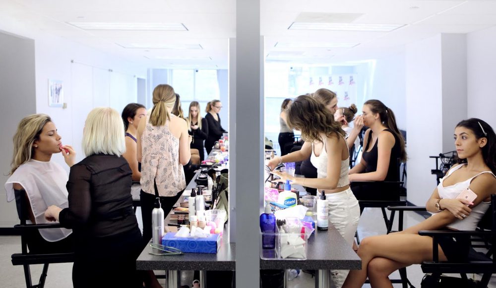 Best 10 Professional Makeup Artist Schools in the USA – TopTeny Magazine