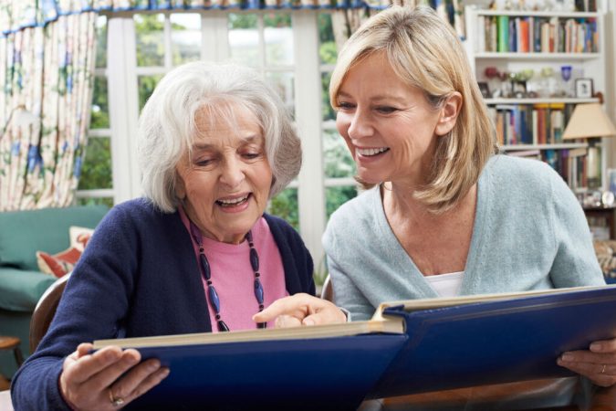 Top 10 Ways Of Interacting With A Person With Dementia – TopTeny Magazine