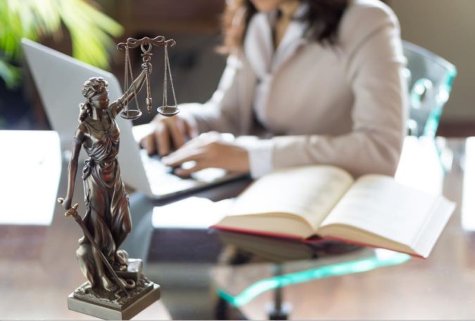 Top 10 Best Criminal Defense Lawyers in the USA | TopTeny.com