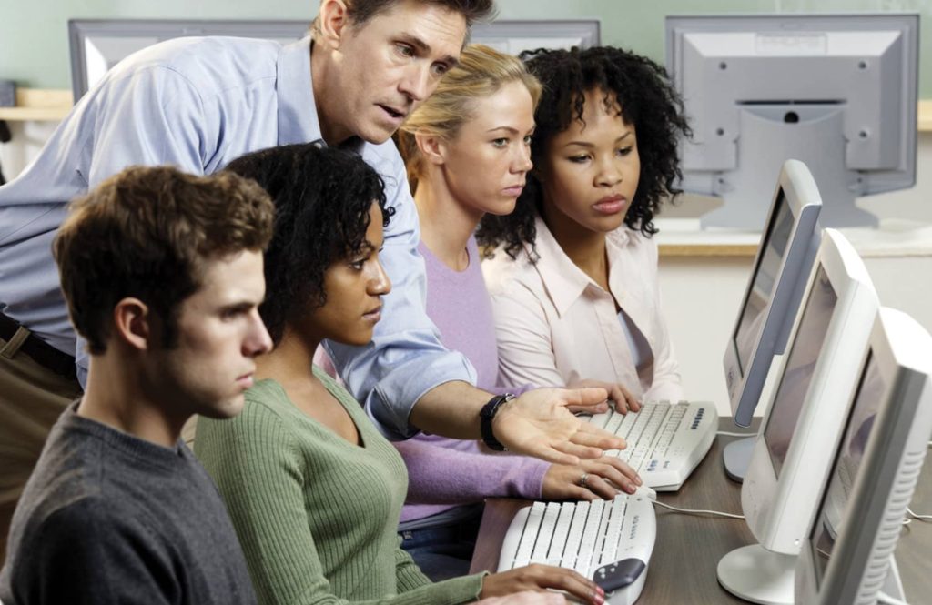 pharmacy tech training jobs near me
