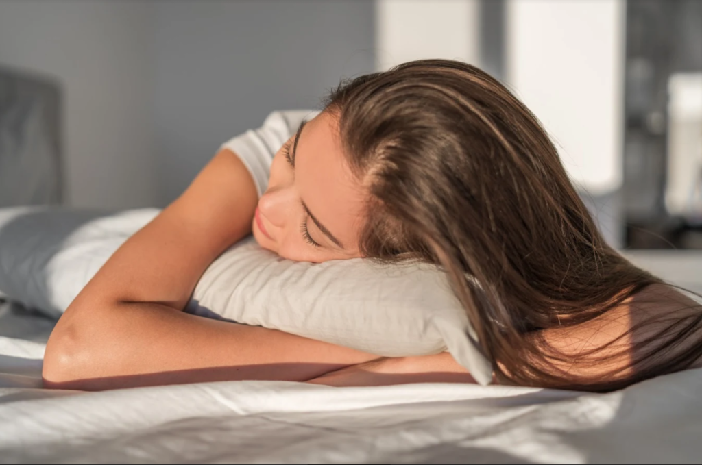 5-things-to-look-for-in-a-stomach-sleeper-pillow