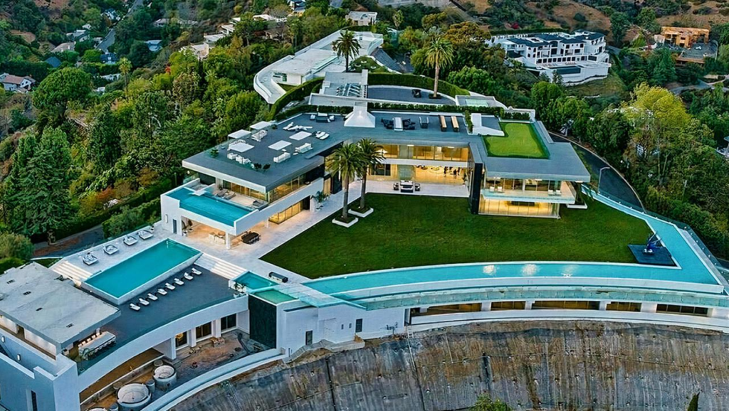 Opulence Defined: Exploring the 10 Most Expensive Houses in the World