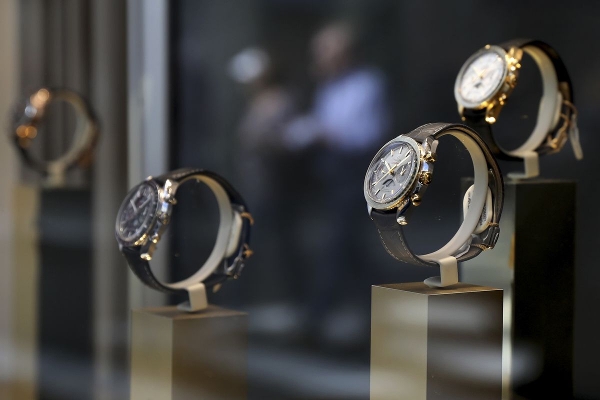 Top 10 Critical Factors to Decide Which Watch Brand to Buy – TopTeny ...