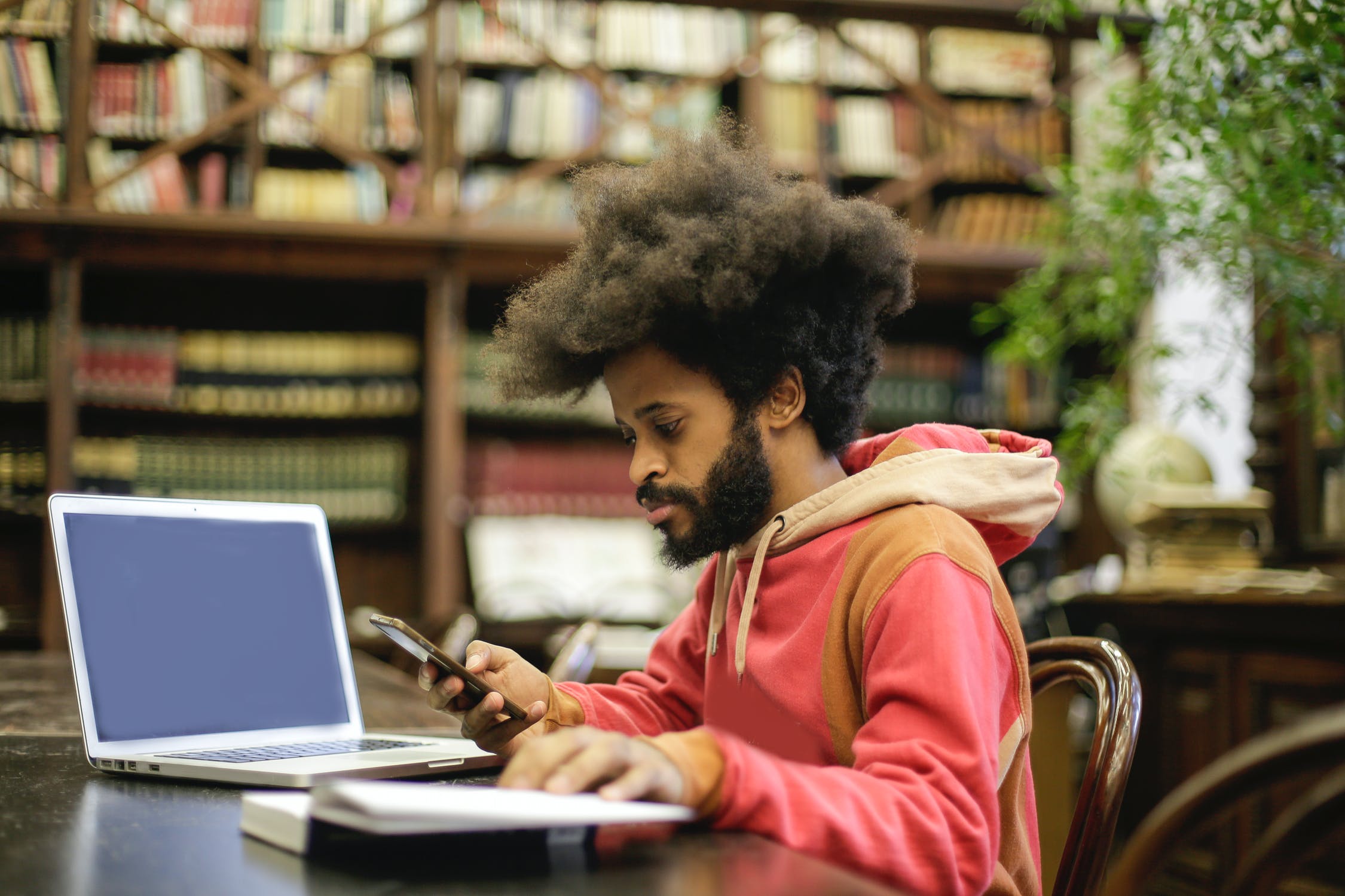 Factors to Keep in Mind While Choosing the Best Online Course Platform